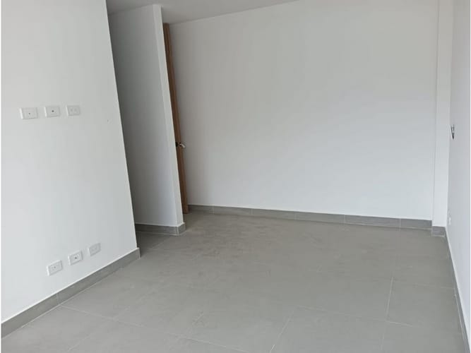 Casa de 3 alcobas en venta en El Esmeraldal, Envigado, 323 m² · foto 17 de 24