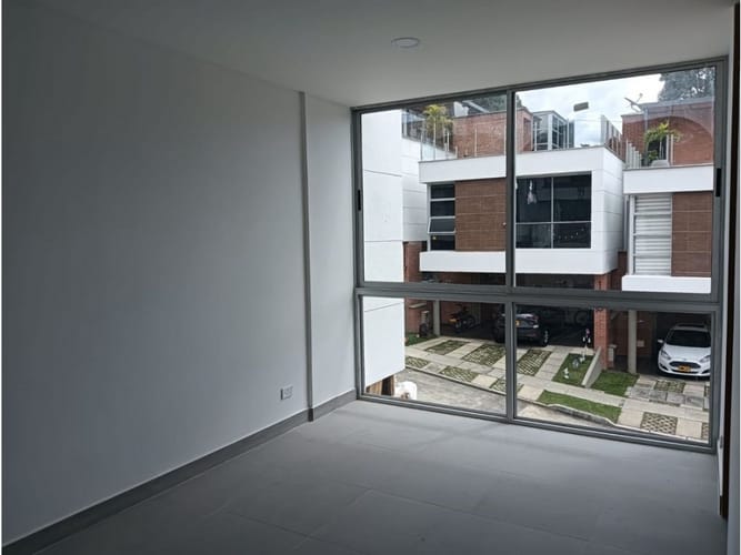 Casa de 3 alcobas en venta en El Esmeraldal, Envigado, 323 m² · foto 18 de 24