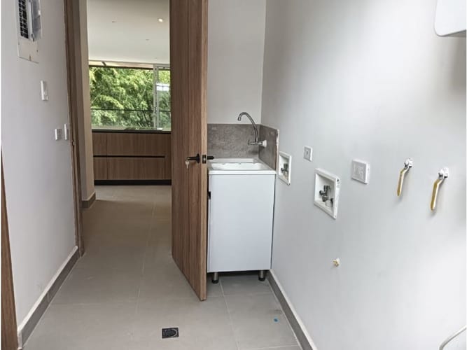 Casa de 3 alcobas en venta en El Esmeraldal, Envigado, 323 m² · foto 20 de 24