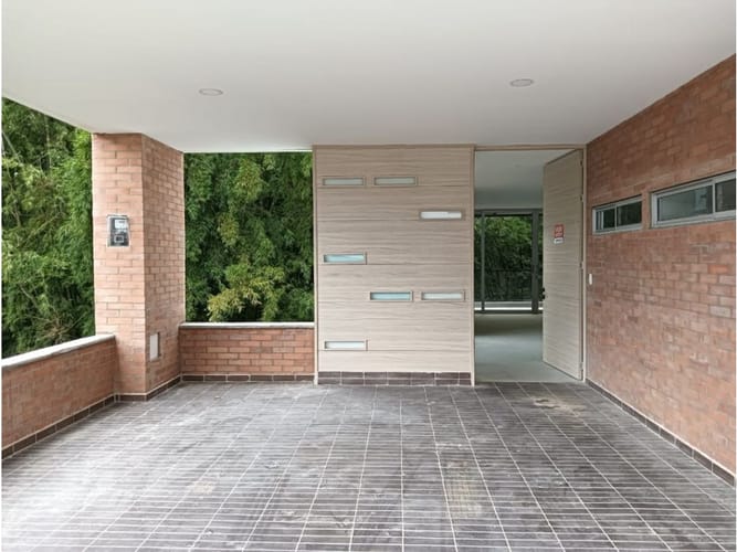 Casa de 3 alcobas en venta en El Esmeraldal, Envigado, 323 m² · foto 22 de 24