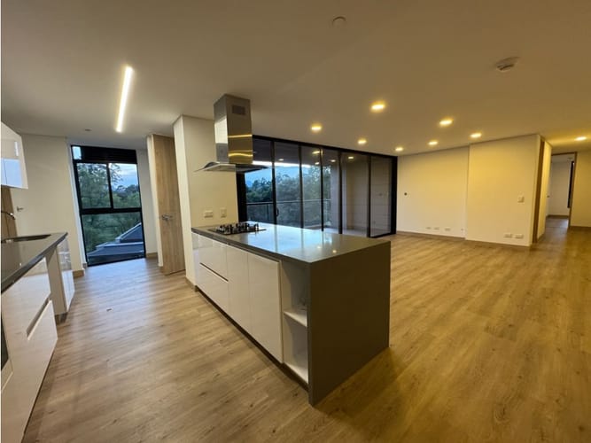 Apartamento de 4 alcobas en venta en Llano Grande, Rionegro, 173 m² · foto 3 de 22