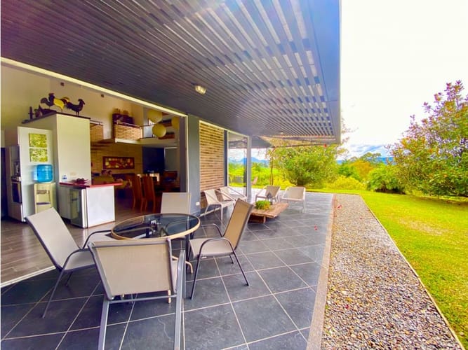Casa de 4 alcobas en venta en El Capiro, Rionegro, 500 m² · foto 2 de 24