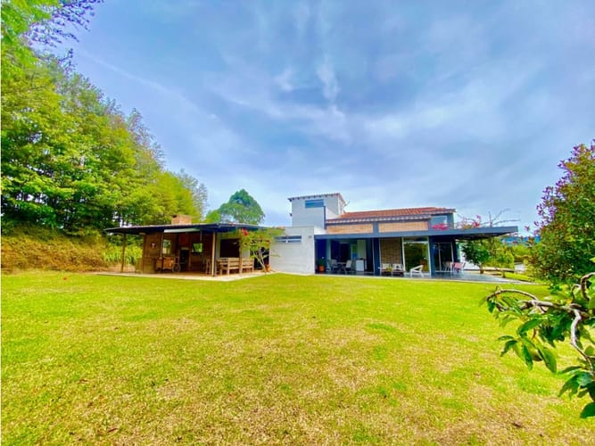Casa de 4 alcobas en venta en El Capiro, Rionegro, 500 m² · foto 3 de 24