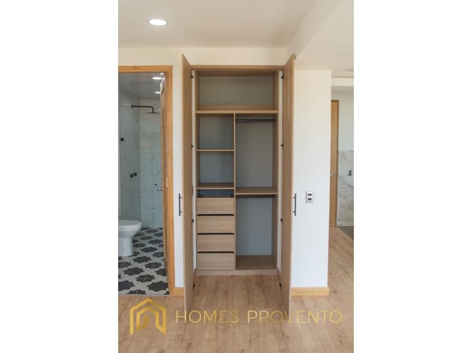 Edificio en venta en Llano Grande, Rionegro, 640 m² · foto 2 de 9