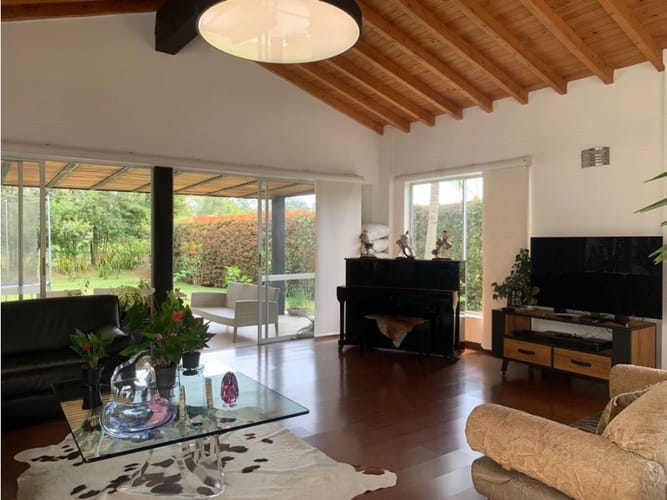 Casa de 3 alcobas en venta en Llano Grande, Rionegro, 320 m² · foto 10 de 24