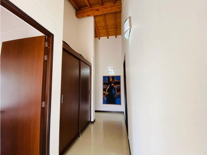 Casa de 3 alcobas en venta en Llano Grande, Rionegro, 320 m² · foto 14 de 24