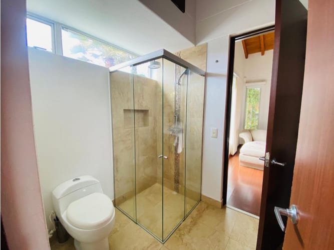 Casa de 3 alcobas en venta en Llano Grande, Rionegro, 320 m² · foto 16 de 24