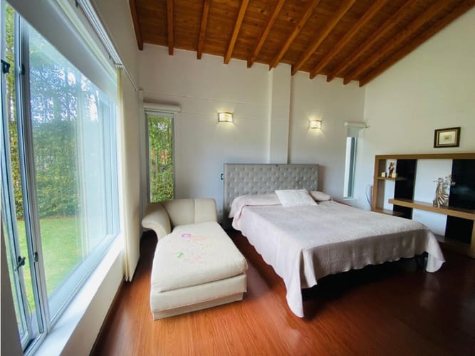 Casa de 3 alcobas en venta en Llano Grande, Rionegro, 320 m² · foto 17 de 24