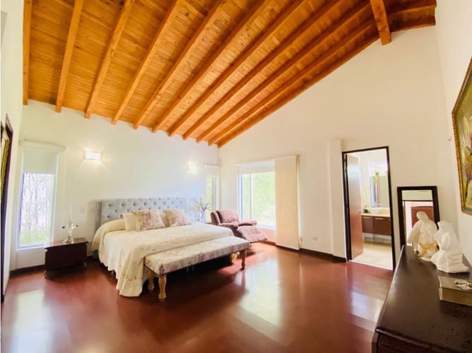 Casa de 3 alcobas en venta en Llano Grande, Rionegro, 320 m² · foto 18 de 24