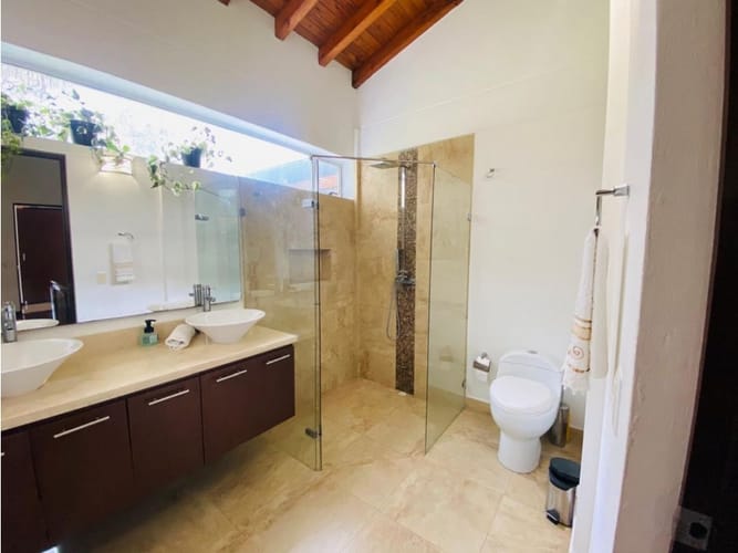 Casa de 3 alcobas en venta en Llano Grande, Rionegro, 320 m² · foto 22 de 24