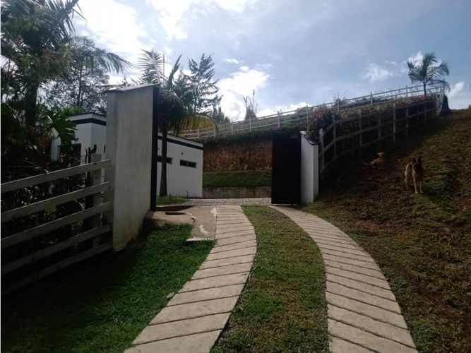 Casa de 4 alcobas en venta en El Carmen De Viboral, El Carmen de Viboral, 260 m² · foto 4 de 16