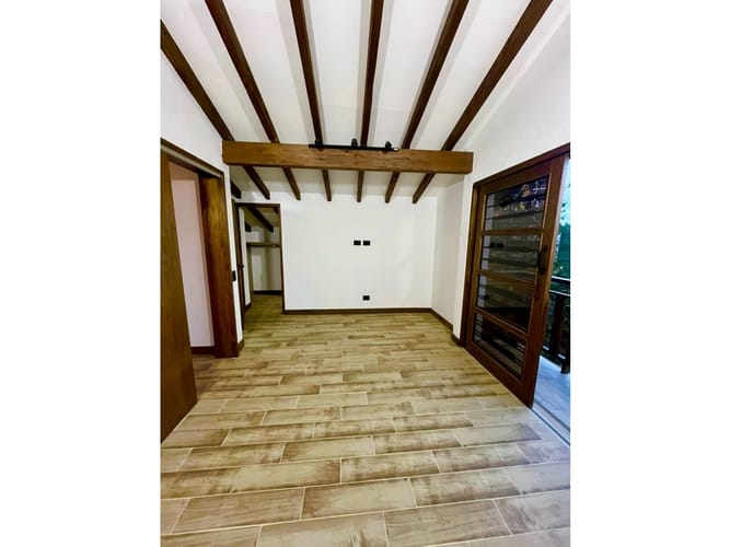 Casa de 3 alcobas en venta en Centro, Rionegro, 200 m² · foto 2 de 22