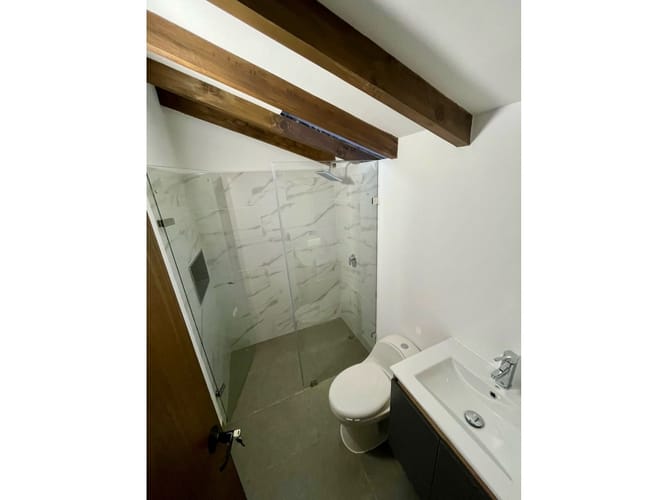 Casa de 3 alcobas en venta en Centro, Rionegro, 200 m² · foto 3 de 22