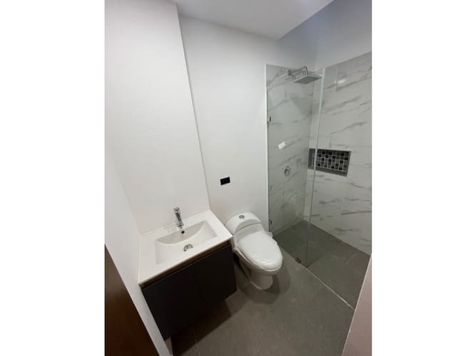 Casa de 3 alcobas en venta en Centro, Rionegro, 200 m² · foto 8 de 22