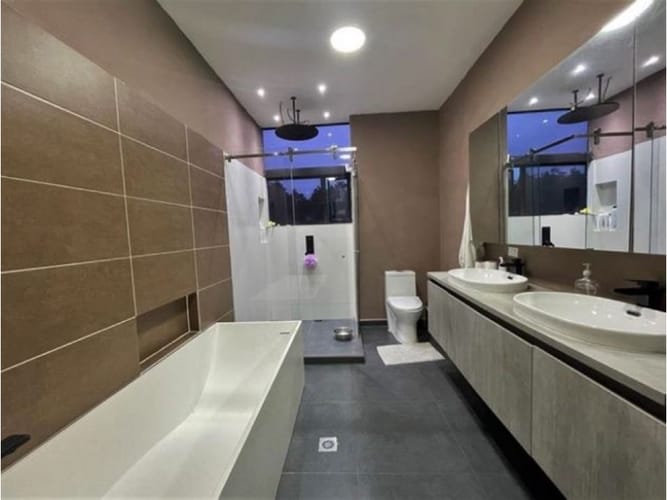 Casa de 4 alcobas en venta en Las Palmas, Envigado, 558 m² · foto 13 de 16