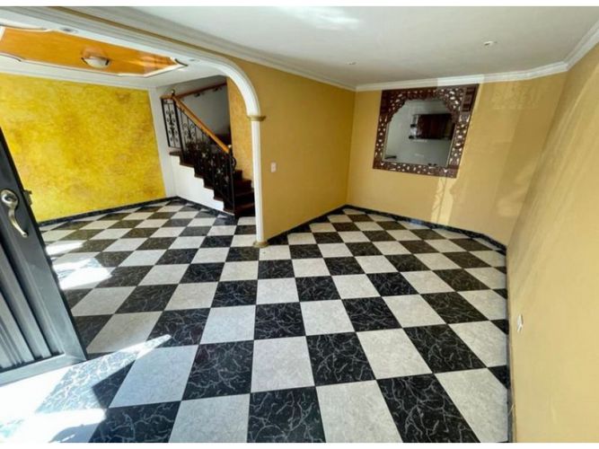 Casa de 5 alcobas en venta en El Porvenir, Rionegro, 120 m² · foto 2 de 12