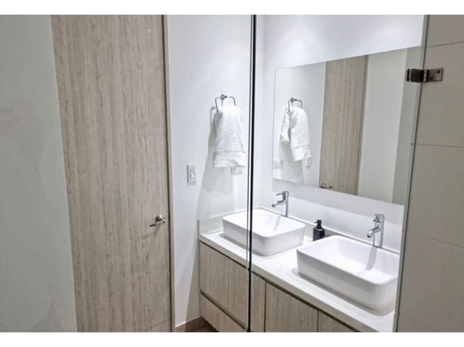 Apartamento de 3 alcobas en venta en Lalinde, Medellín, 150 m² · foto 8 de 20