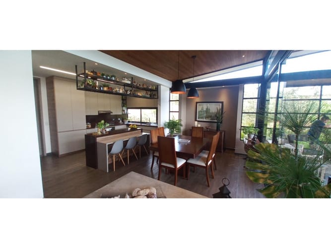 Casa de 3 alcobas en venta en Guamito, La Ceja, 326 m² · foto 4 de 11