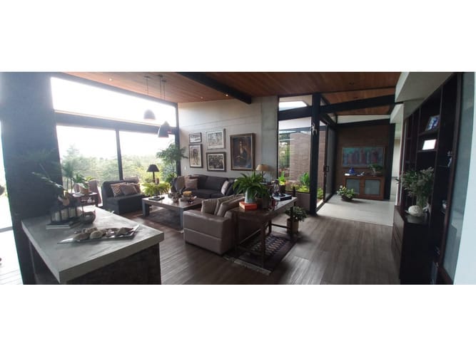 Casa de 3 alcobas en venta en Guamito, La Ceja, 326 m² · foto 5 de 11