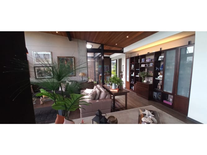 Casa de 3 alcobas en venta en Guamito, La Ceja, 326 m² · foto 8 de 11