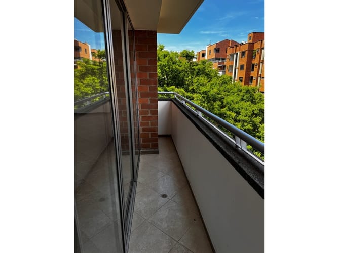 Apartamento en venta en Laureles, Medellín · foto 3 de 23