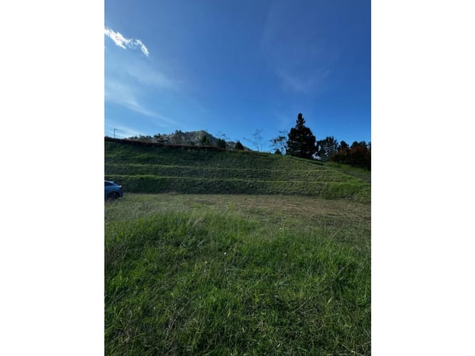 Lote en venta en Guamito, La Ceja, 4250 m² · foto 2 de 5