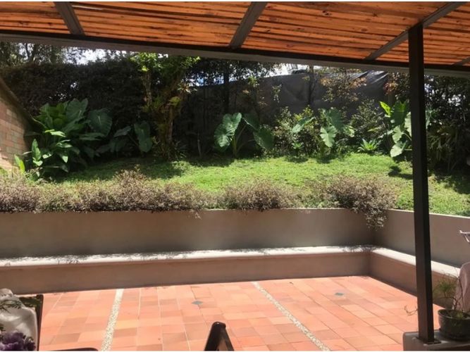 Casa de 3 alcobas en venta en Cuatro Esquinas, Rionegro, 170 m² · foto 5 de 6