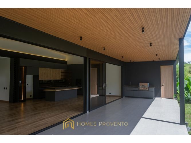 Casa de 4 alcobas en venta en Llano Grande, Rionegro, 400 m² · foto 4 de 24