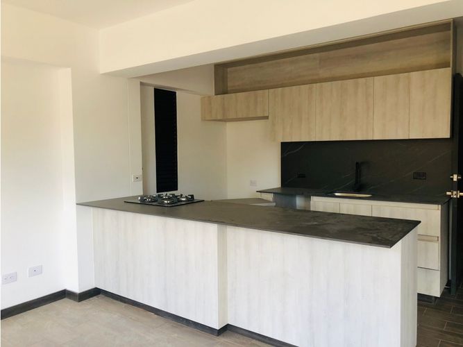 Apartamento de 2 alcobas en venta en El Retiro, 80 m² · foto 3 de 10