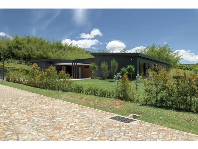 Casa de 4 alcobas en venta en Llano Grande, Rionegro, 400 m² · foto 23 de 24
