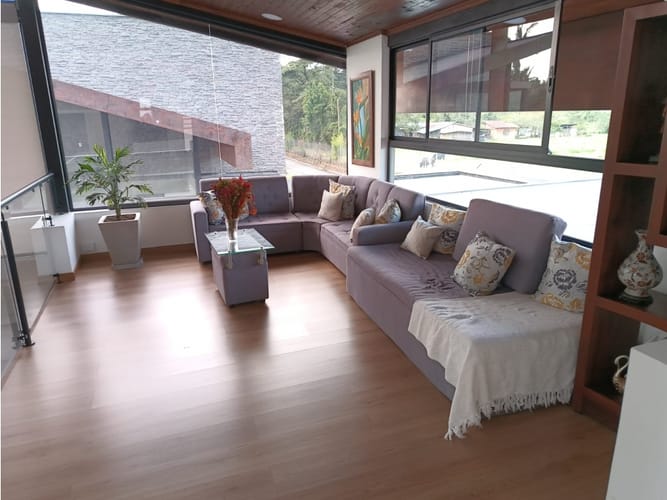 Casa de 4 alcobas en venta en Llano Grande, Rionegro, 340 m² · foto 3 de 20