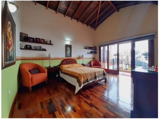 Casa de 4 alcobas en venta en Altos Del Escobero, Medellín, 520 m² · foto 11 de 24