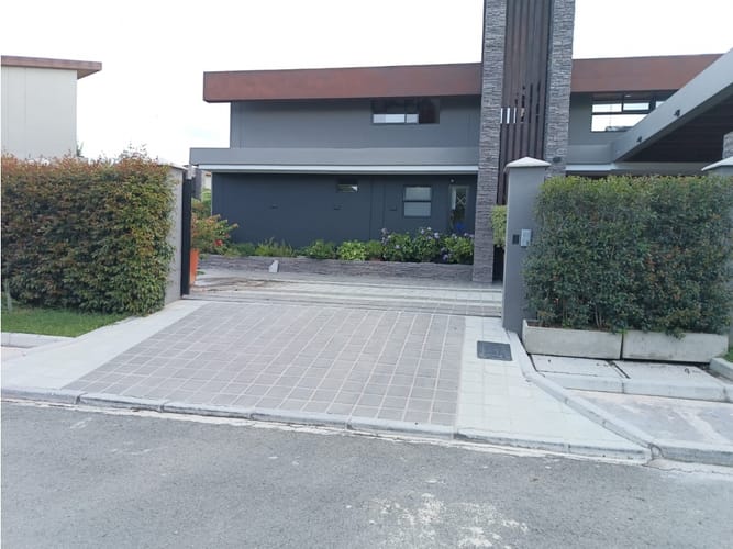 Casa de 4 alcobas en venta en Llano Grande, Rionegro, 340 m² · foto 10 de 20