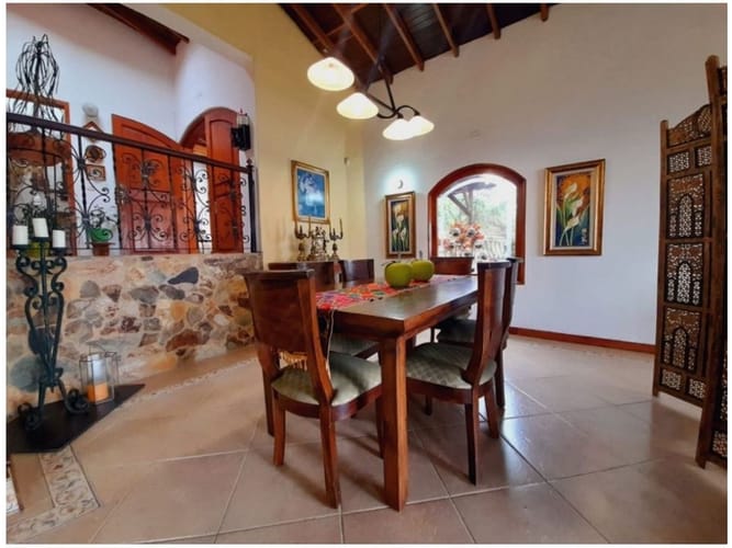 Casa de 4 alcobas en venta en Altos Del Escobero, Medellín, 520 m² · foto 22 de 24