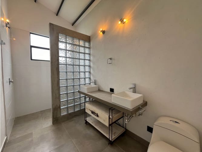 Casa de 4 alcobas en venta en Llano Grande, Rionegro, 264 m² · foto 4 de 13