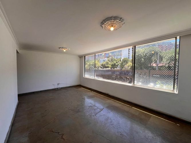 Apartamento de 3 alcobas en venta en Los Balsos, Medellín, 80 m² · foto 2 de 15