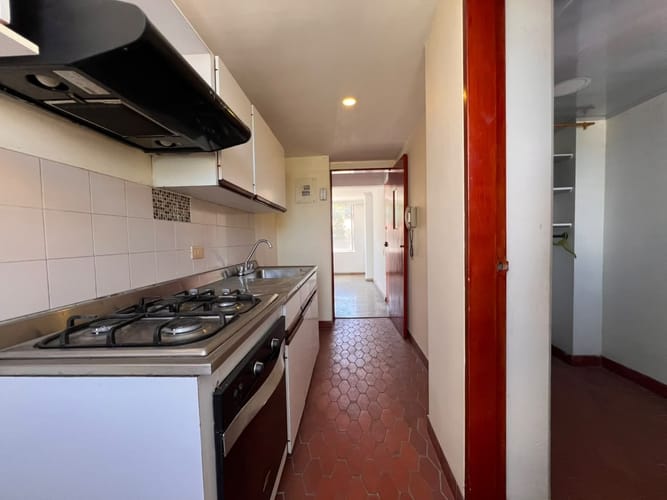 Apartamento de 3 alcobas en venta en Los Balsos, Medellín, 80 m² · foto 4 de 15