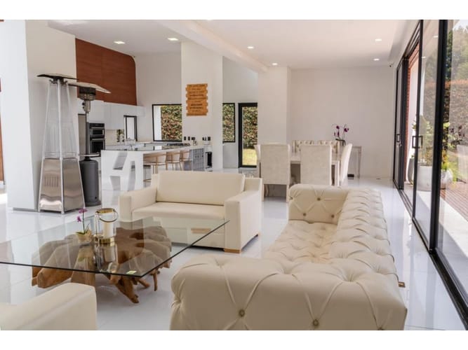 Casa de 4 alcobas en venta en Las Palmas, Medellín, 550 m² · foto 2 de 13