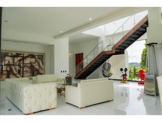 Casa de 4 alcobas en venta en Las Palmas, Medellín, 550 m² · foto 4 de 13