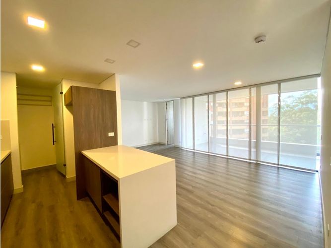 Apartamento de 1 alcoba en venta en El Poblado, Medellín, 89 m² · foto 2 de 24