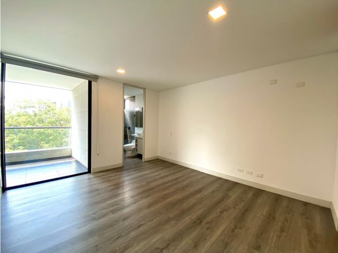 Apartamento de 1 alcoba en venta en El Poblado, Medellín, 89 m² · foto 3 de 24
