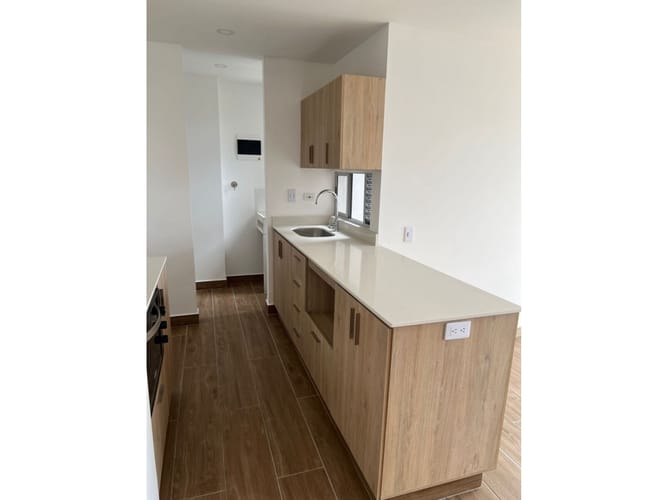 Apartamento de 2 alcobas en venta en Centro, Rionegro, 65 m² · foto 2 de 9