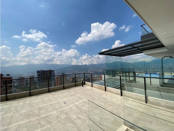 Apartamento de 1 alcoba en venta en El Poblado, Medellín, 89 m² · foto 11 de 24