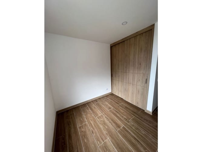Apartamento de 2 alcobas en venta en Centro, Rionegro, 65 m² · foto 6 de 9