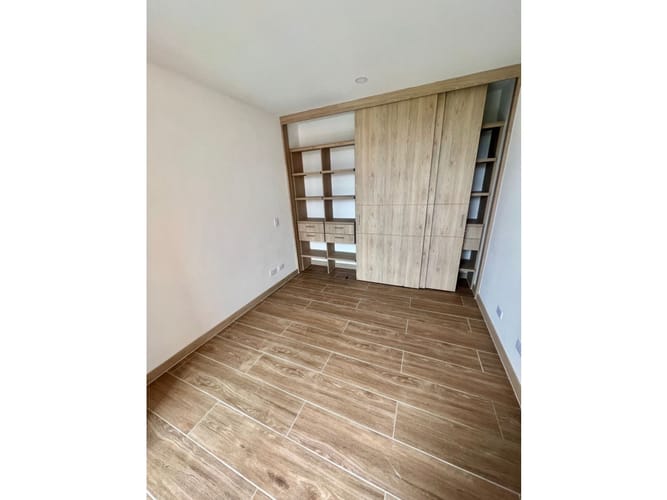 Apartamento de 2 alcobas en venta en Centro, Rionegro, 65 m² · foto 7 de 9
