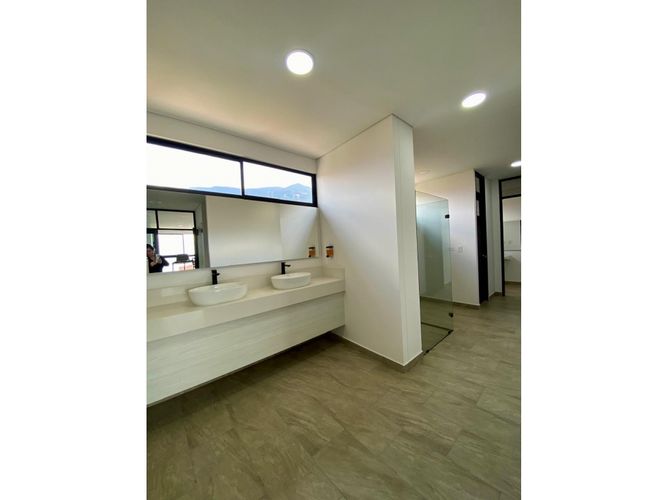 Apartamento de 1 alcoba en venta en El Poblado, Medellín, 89 m² · foto 13 de 24