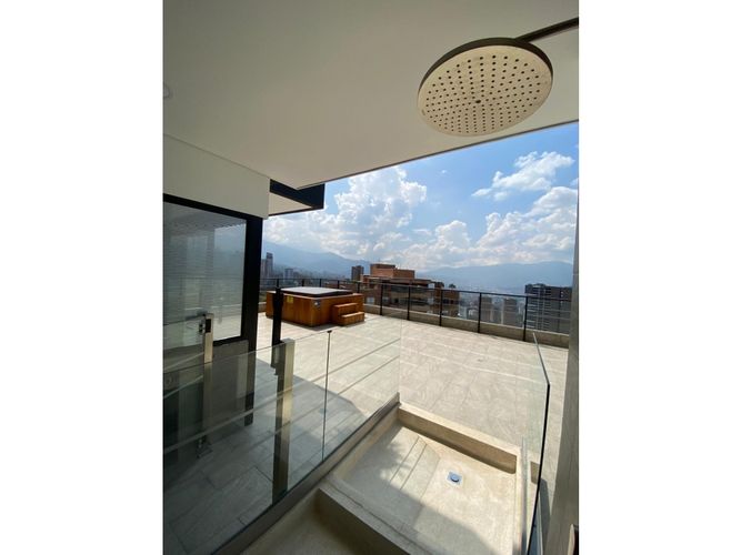 Apartamento de 1 alcoba en venta en El Poblado, Medellín, 89 m² · foto 20 de 24