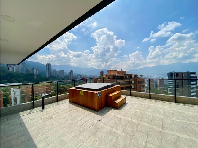 Apartamento de 1 alcoba en venta en El Poblado, Medellín, 89 m² · foto 23 de 24