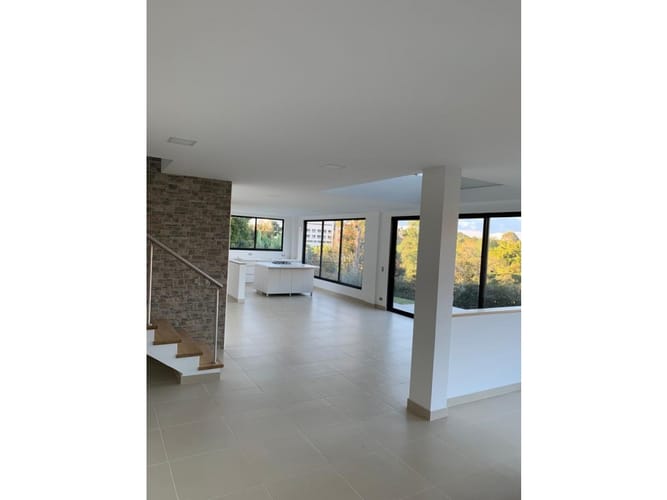Casa de 4 alcobas en venta en San Antonio De Pereira, Rionegro, 350 m² · foto 5 de 11