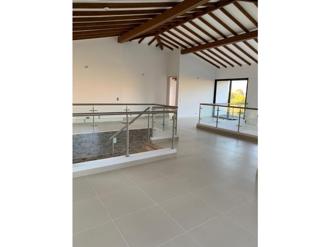 Casa de 4 alcobas en venta en San Antonio De Pereira, Rionegro, 350 m² · foto 9 de 11